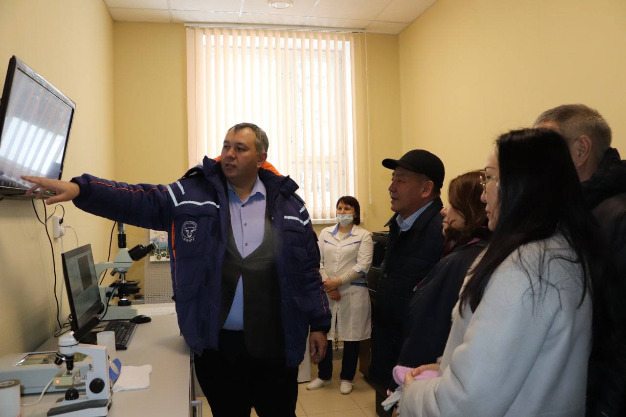 A delegation from the Republic of Sakha (Yakutia) arrived in the Vysokogorsky district on April 7.